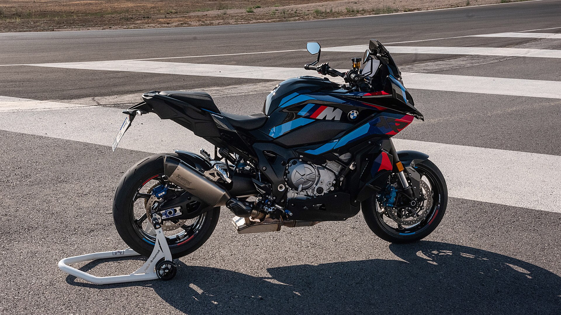 Pictures of the M 1000 XR from BMW Motorrad